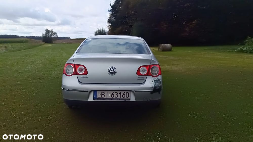 Volkswagen Passat - 2