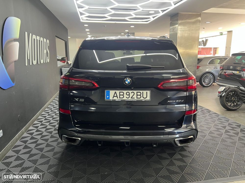 BMW X5 30 d xDrive Pack M 50 anos - 13