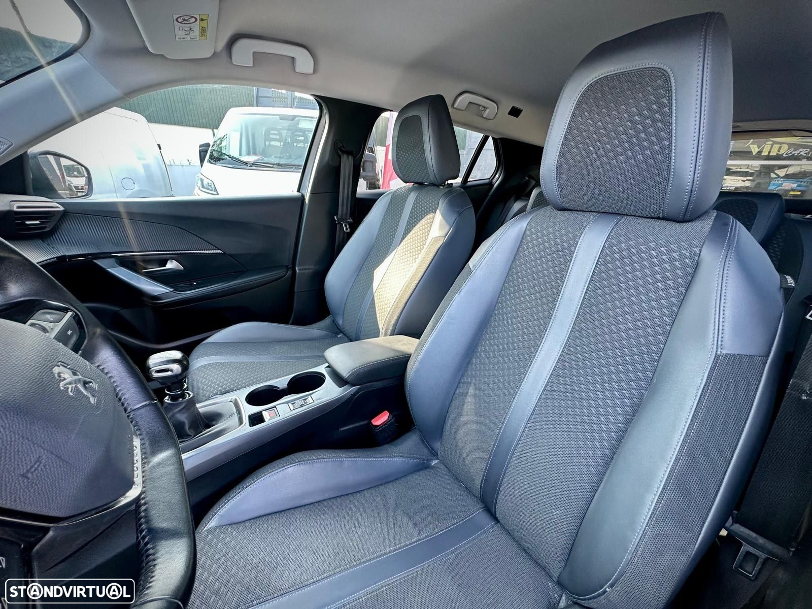 Peugeot 2008 PureTech 100 Allure - 13