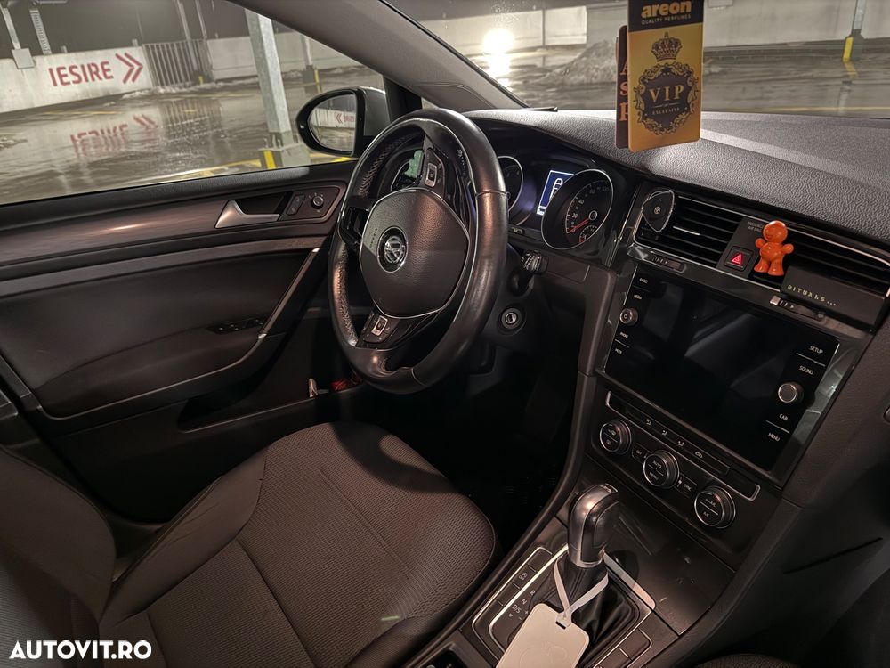 Volkswagen Golf - 9