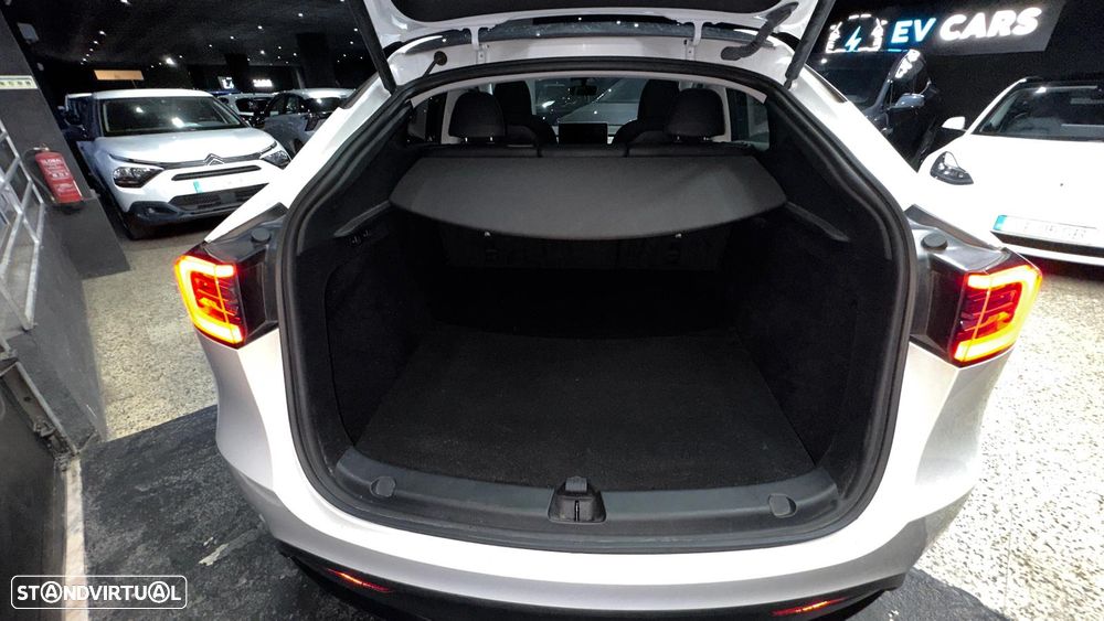 Tesla Model Y Long Range Dual Motor AWD - 35