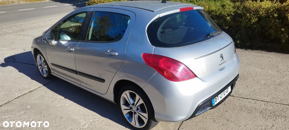 Peugeot 308 2011 photo 3
