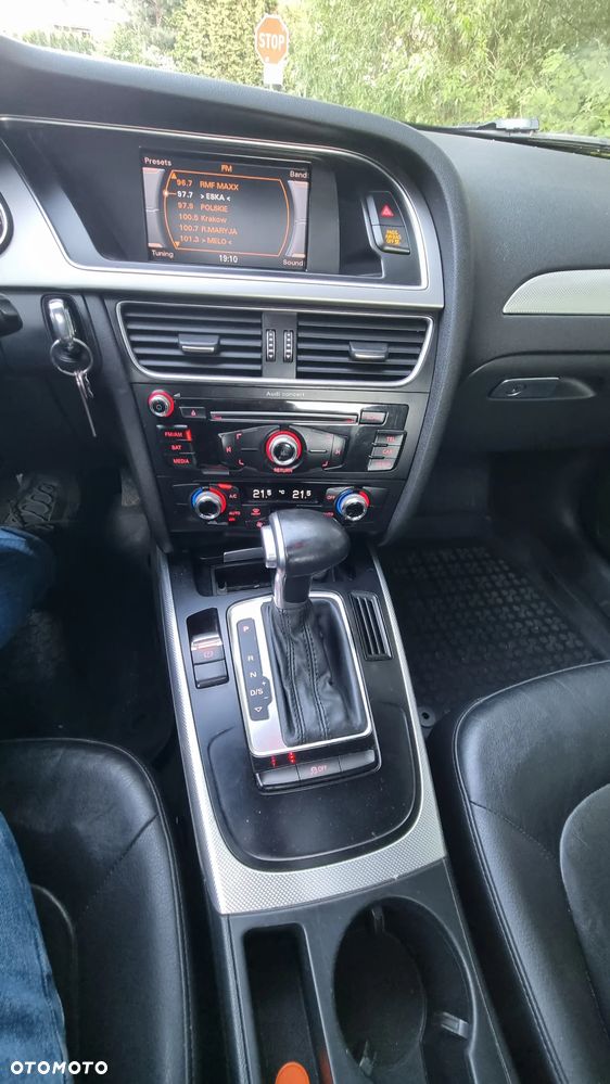 Audi A4 Limousine - 12