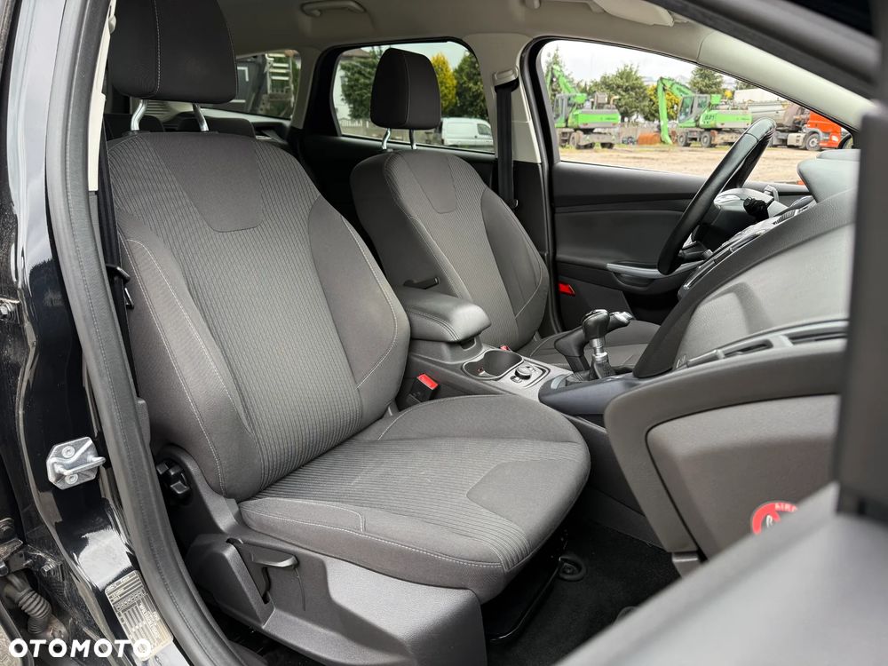 Ford Focus SW 1.0 EcoBoost Titanium - 28