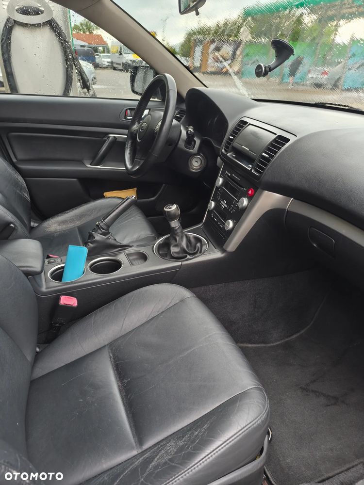 Subaru Legacy - 12