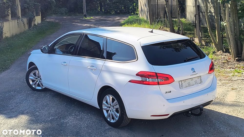 Peugeot 308 - 8