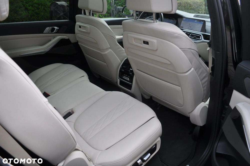 BMW X7 - 13