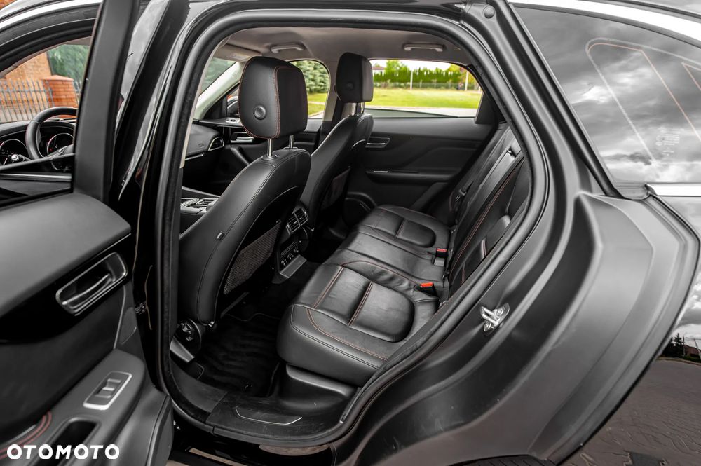 Jaguar F-Pace D200 AWD R-Dynamic S - 9
