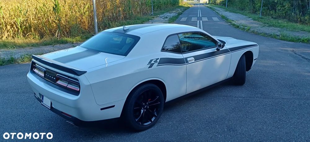 Dodge Challenger - 9