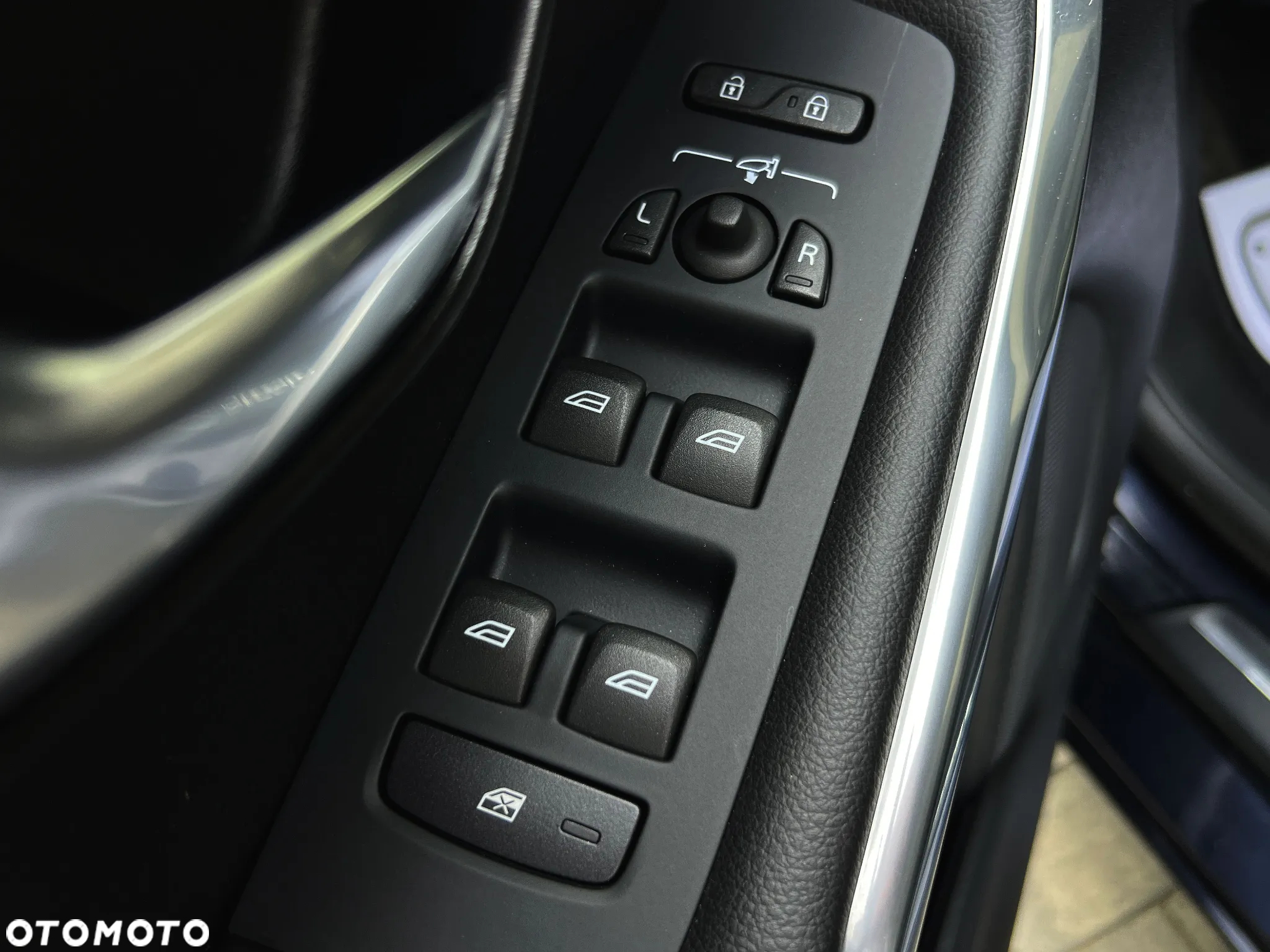 Volvo V40 D2 Drive-E Momentum - 29