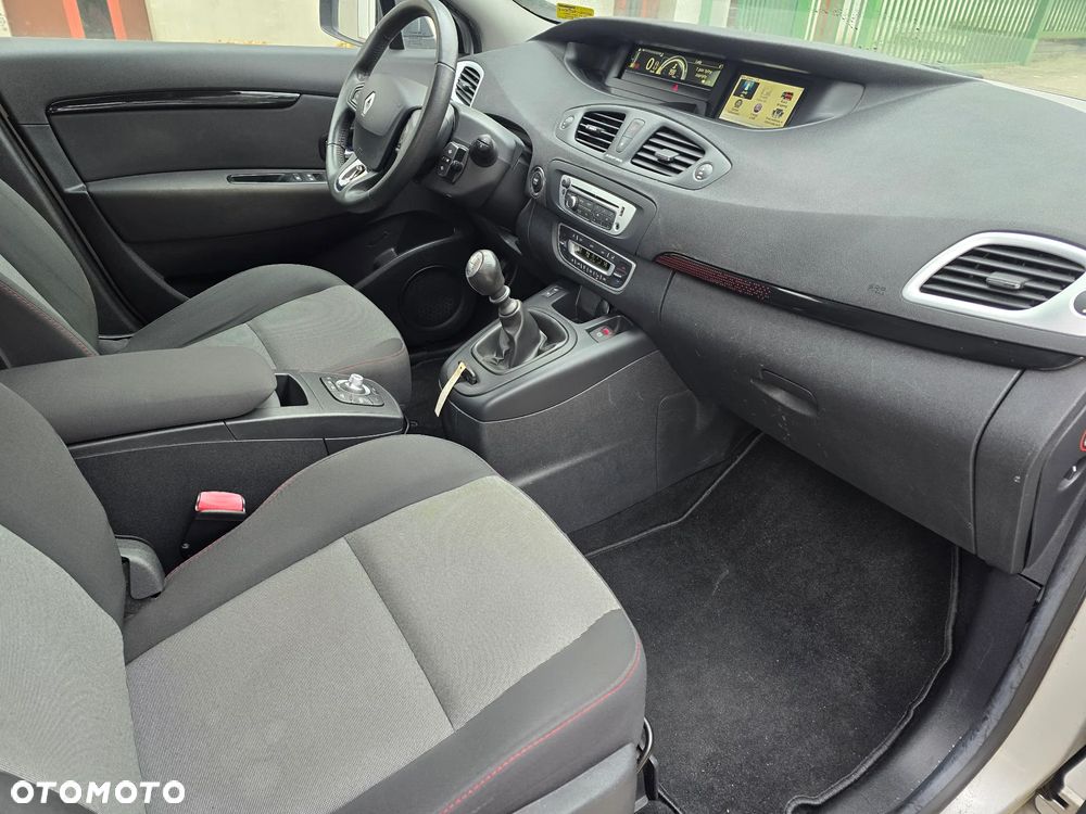 Renault Grand Scenic - 13