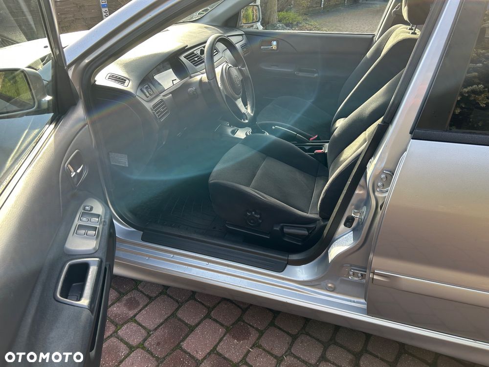 Mitsubishi Lancer 1.6 Sport - 12