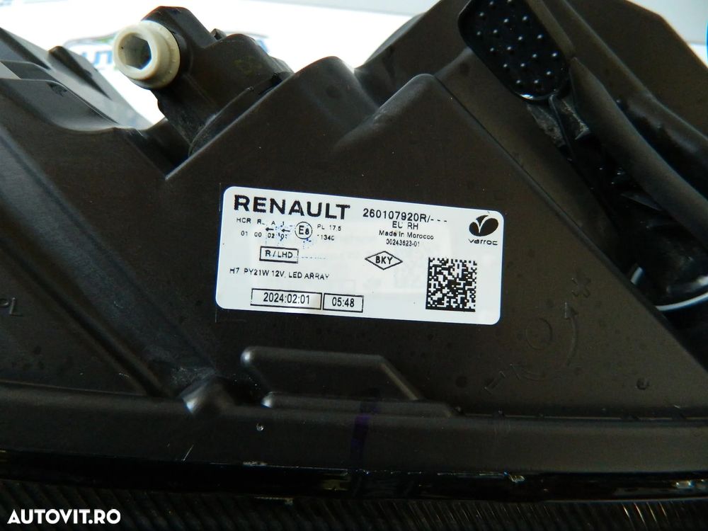 Far dreapta Dacia Logan 3 model 2023 2024 2025 cod 260107920R - 5