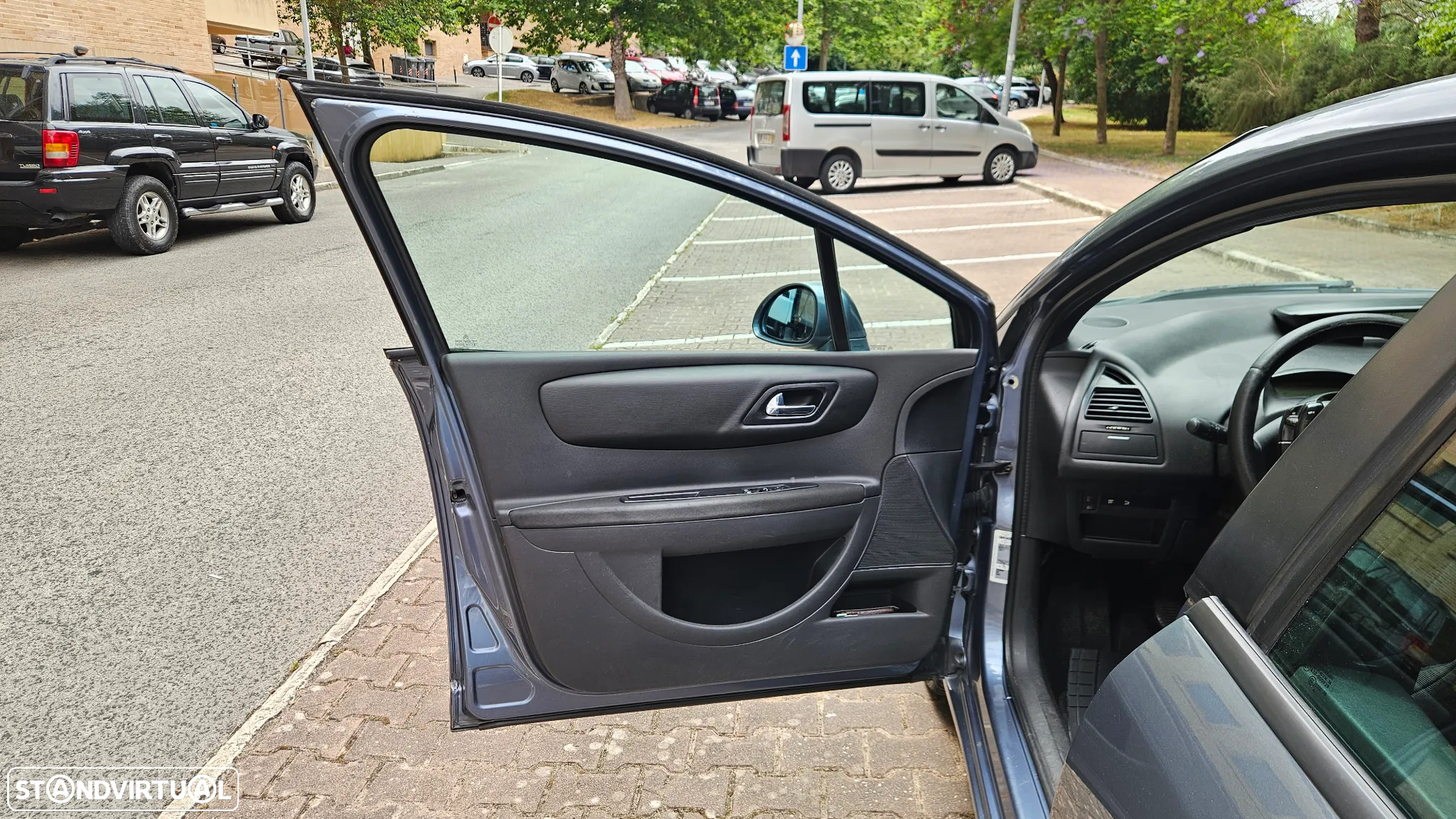 Citroën C4 1.6 HDi 110 Exclusive - 9