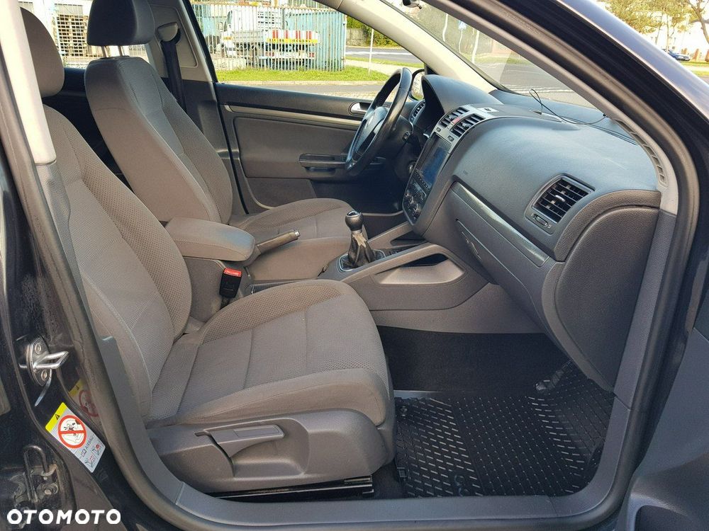 Volkswagen Golf 1.6 Comfortline - 17