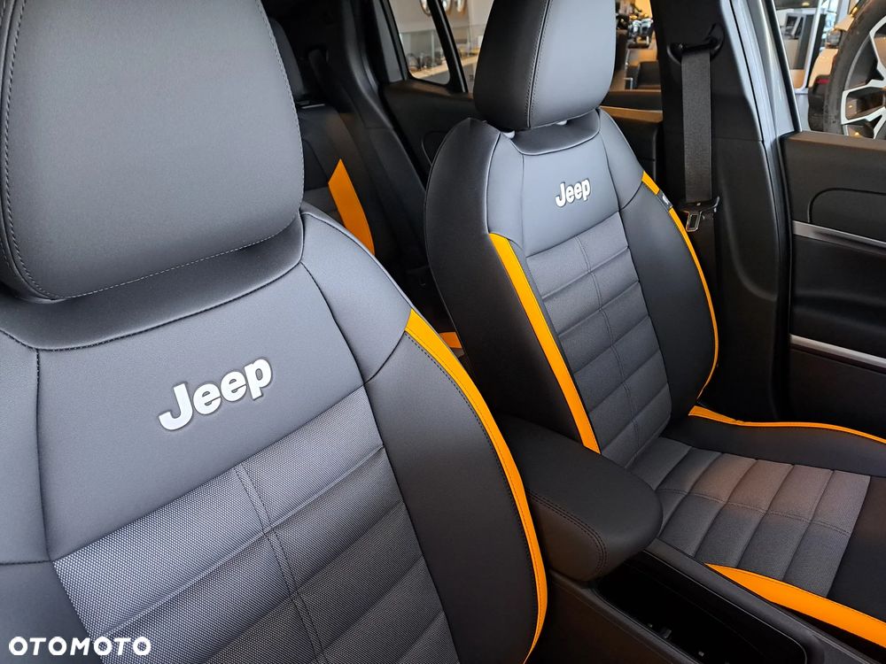 Jeep Avenger 1.2 T3 mHEV The North Face 4xe eDCT6 - 18