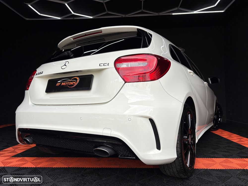 Mercedes-Benz A 200 CDI AMG Line - 32