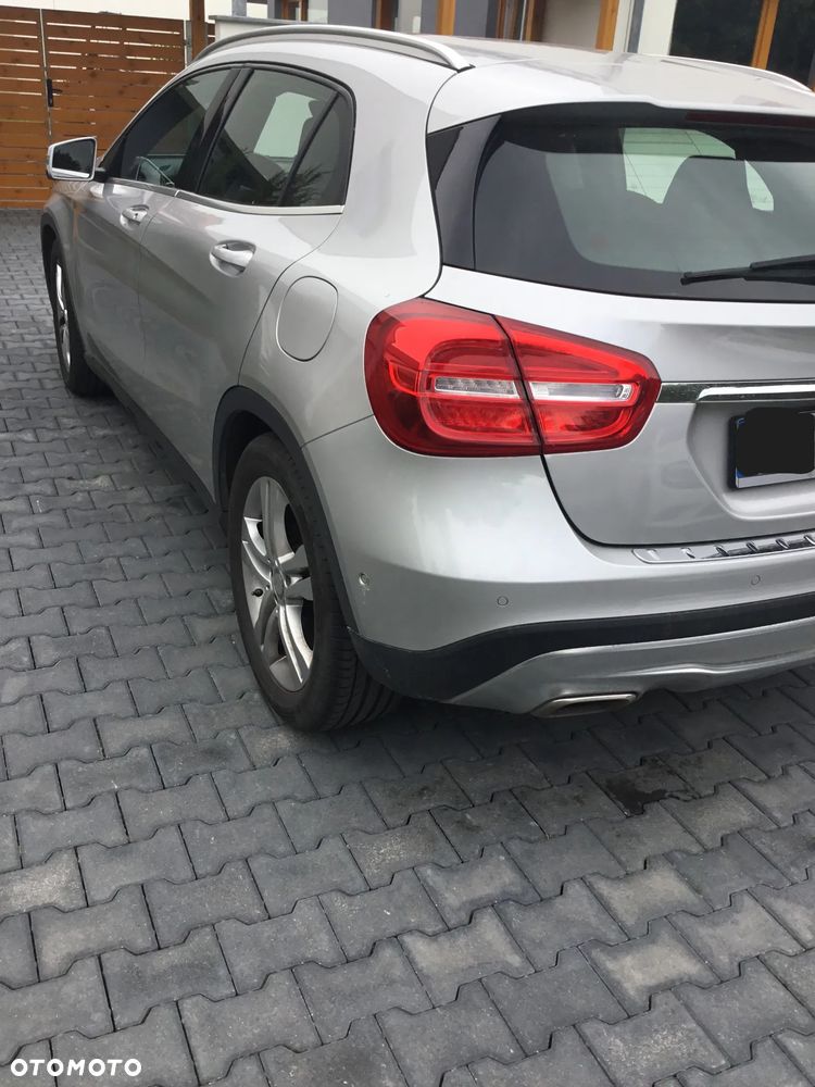 Mercedes-Benz GLA 180 7G-DCT UrbanStyle Edition - 6