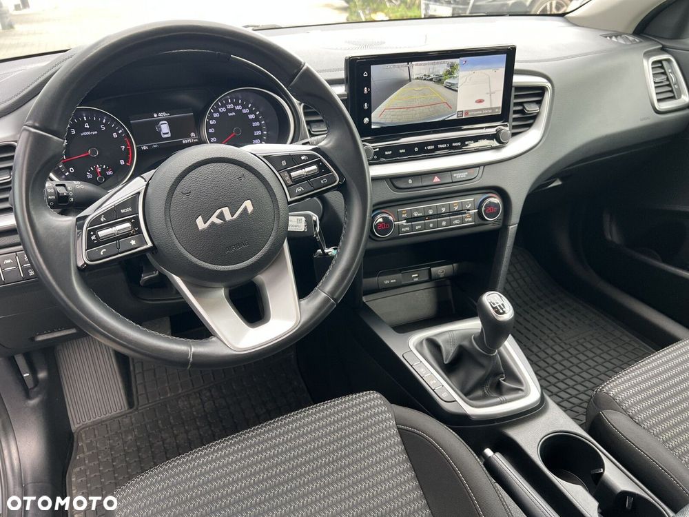 Kia Ceed - 27