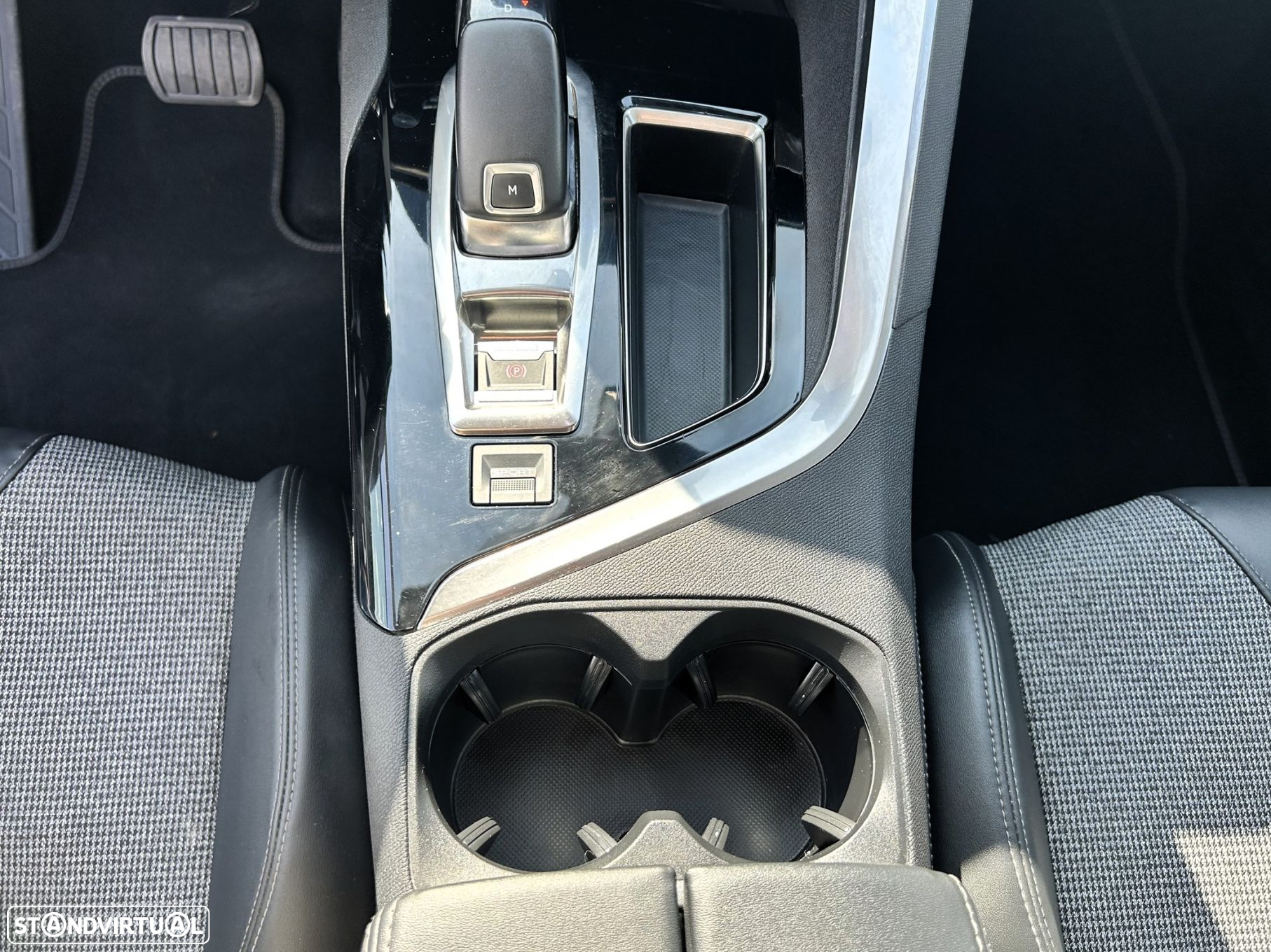 Peugeot 5008 1.5 BlueHDi Allure EAT8 - 23