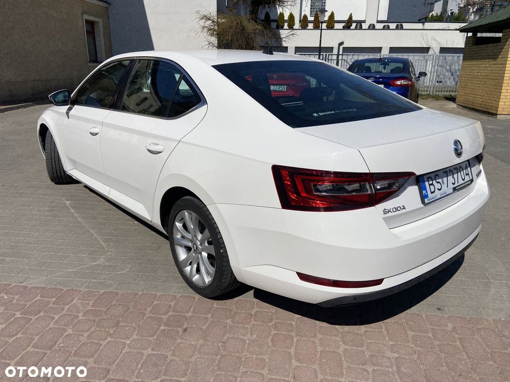 Skoda Superb 2.0 TDI Ambition - 13