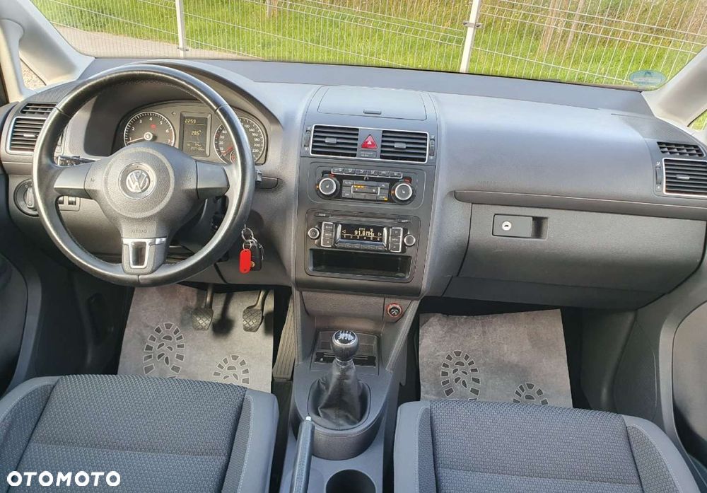 Volkswagen Touran - 8