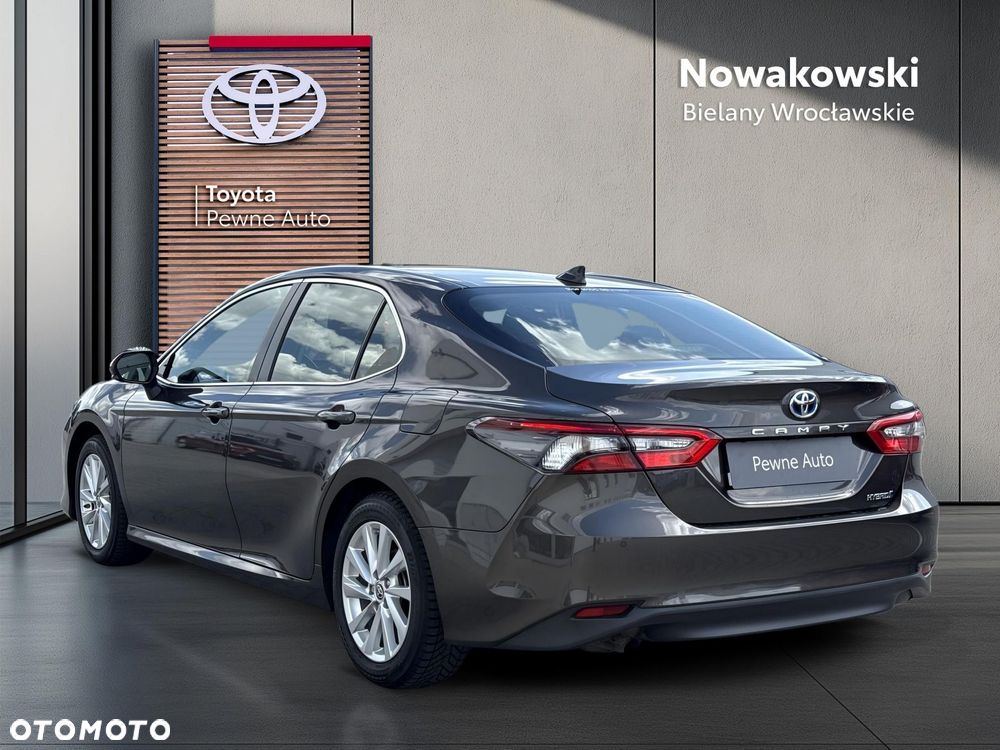 Toyota Camry 2.5 Hybrid Comfort CVT - 2