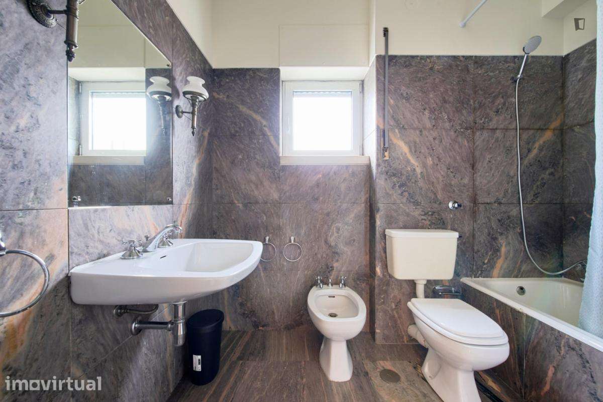 Quarto - localizado em Telheiras Lisbon - Grande imagem: 5/50