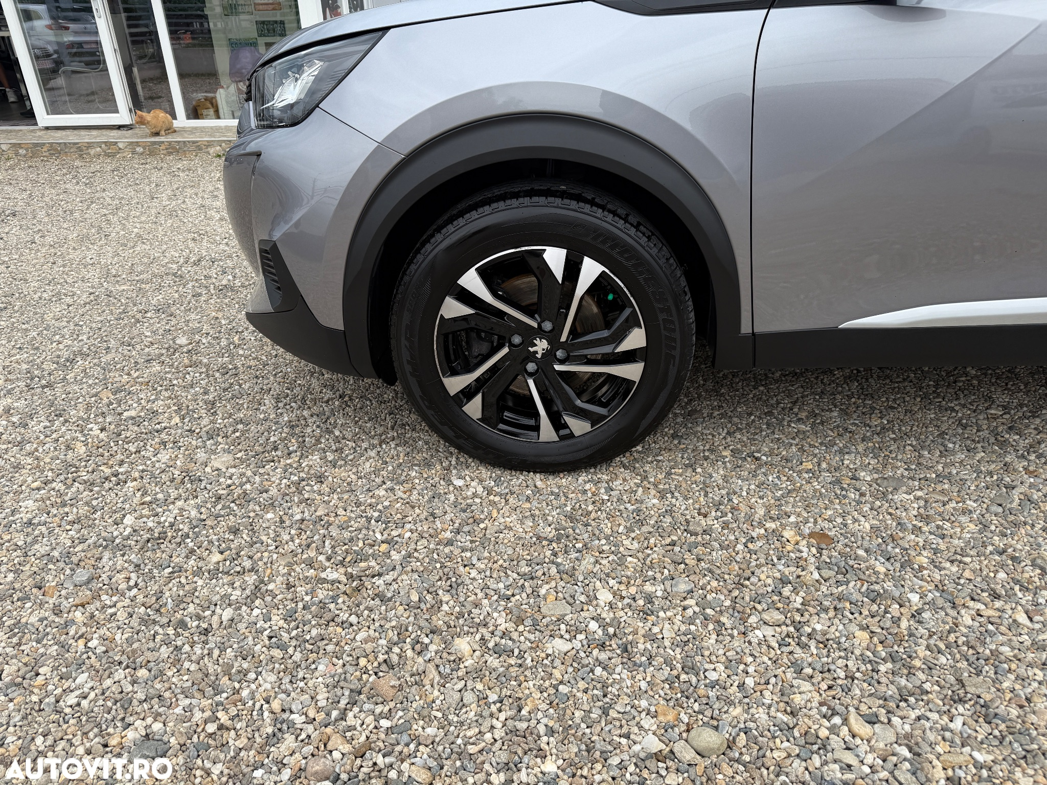Peugeot 2008 BlueHDi 130 EAT8 Allure Pack - 28