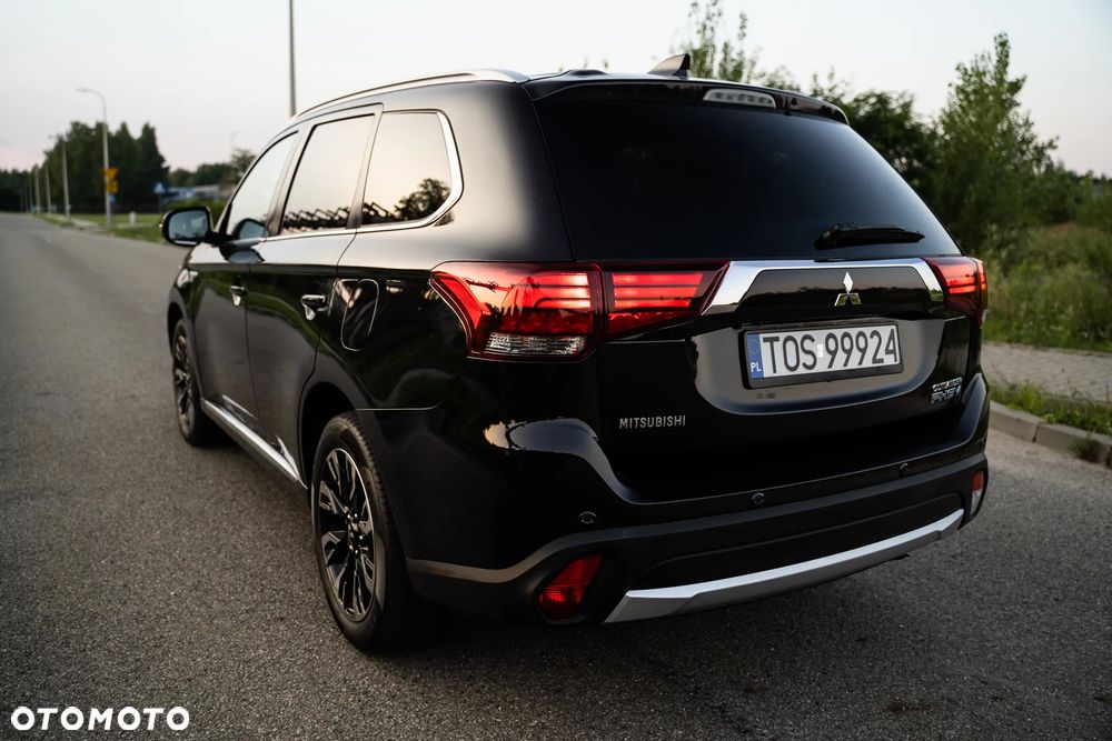 Mitsubishi Outlander - 10