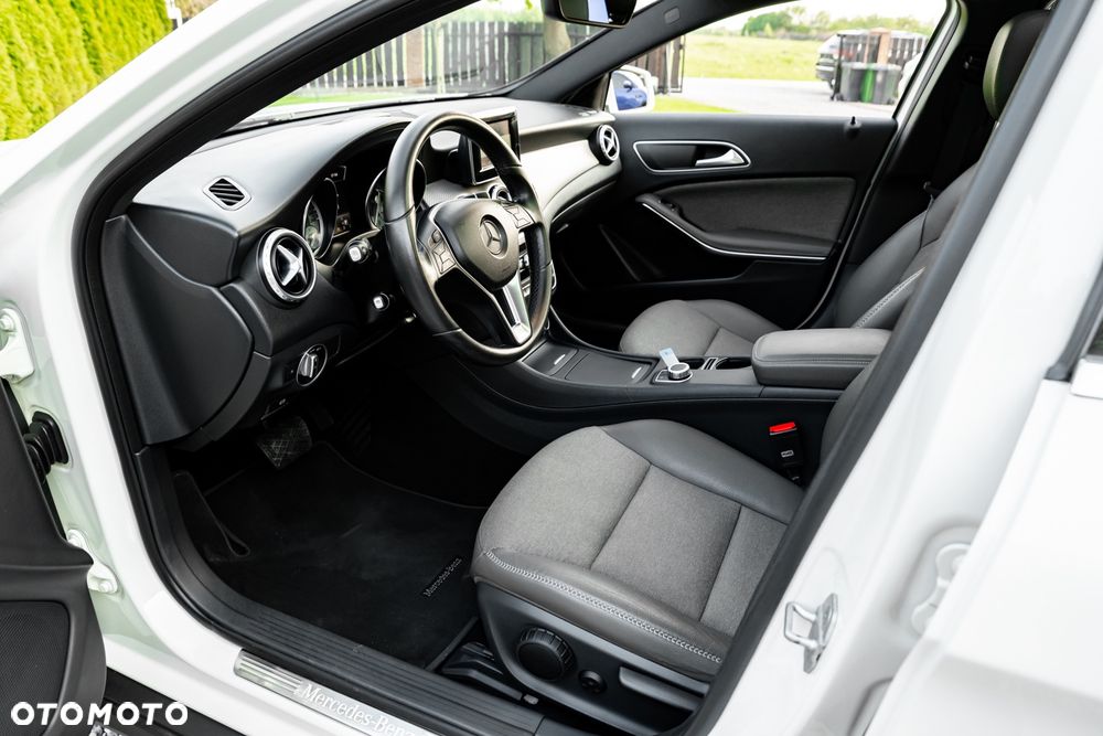 Mercedes-Benz GLA 250 4-Matic - 17