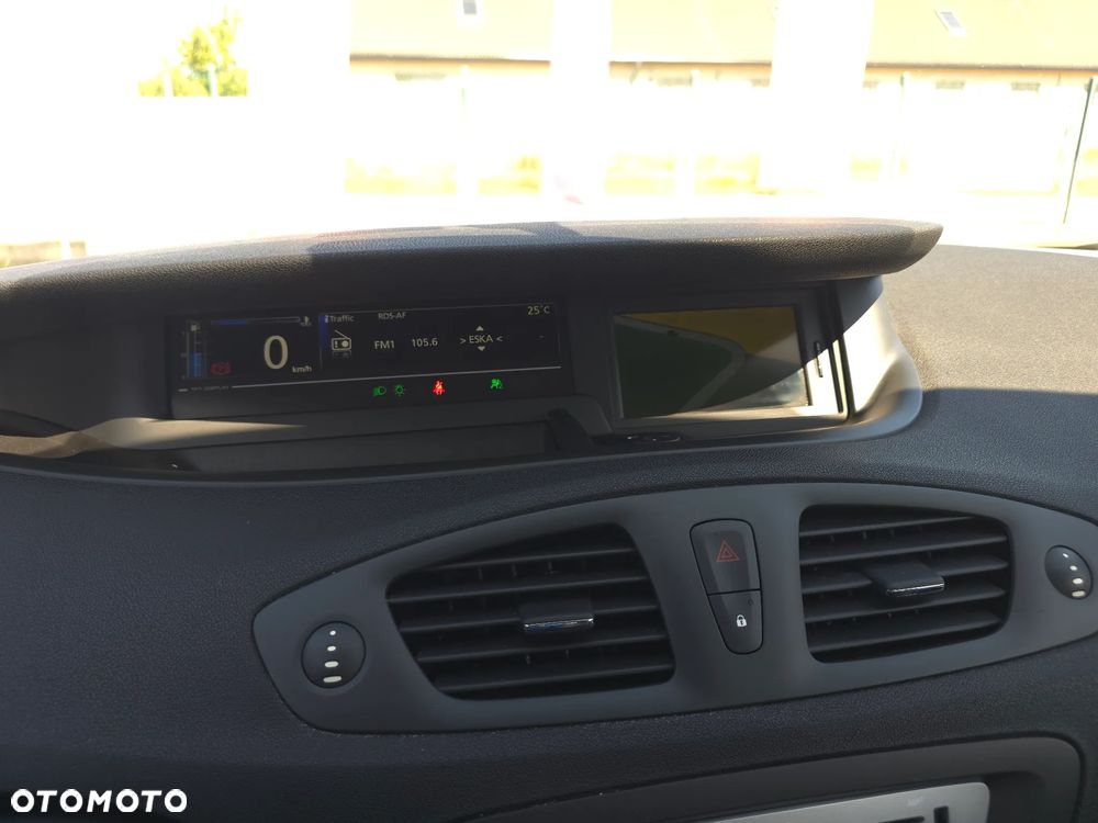 Renault Scenic 1.6 16V 110 TomTom Edition - 24