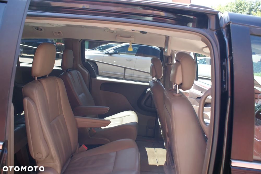 Chrysler Town & Country 3.6 Touring - 26