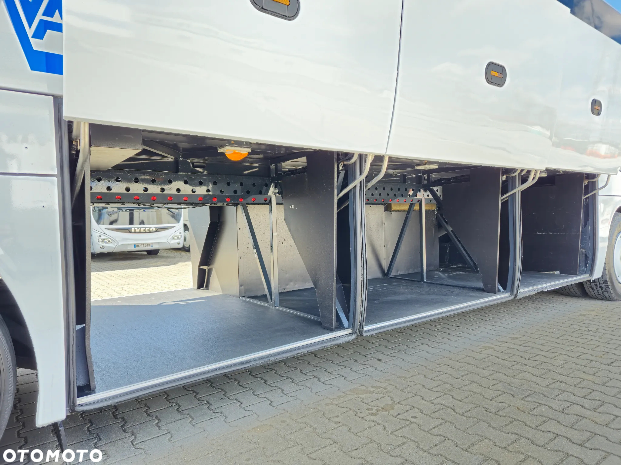 Iveco MAGELYS HD / SPROWADZONY / SPROWADZONY Z FRANCJI/ MANUAL/ PANORAMA DACH / EURO 6 - 17