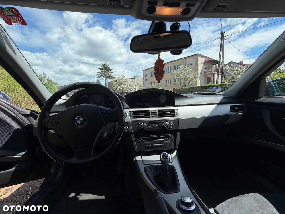 BMW Seria 3 325i - 9