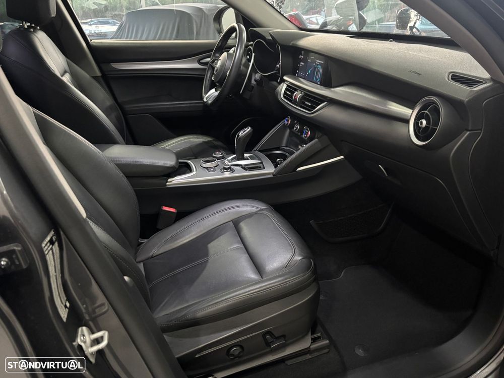 Alfa Romeo Stelvio 2.2 D Sprint AT8 - 13