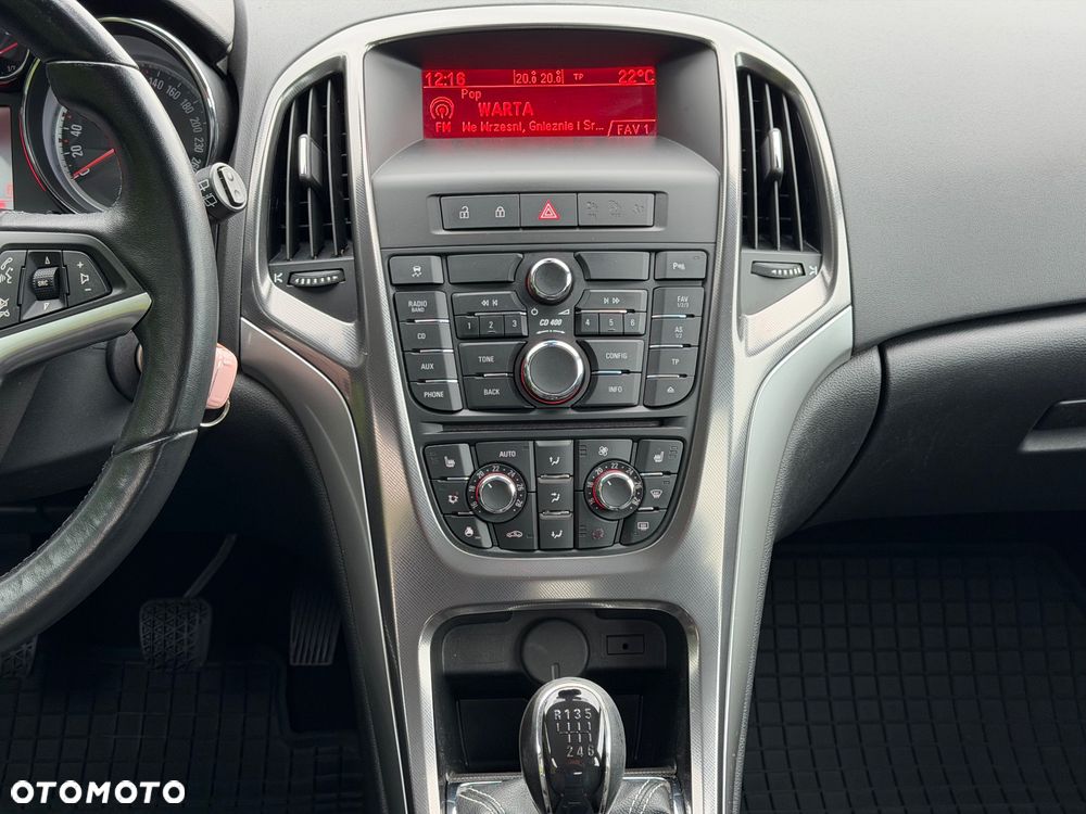 Opel Astra 1.6 Turbo Cosmo - 28