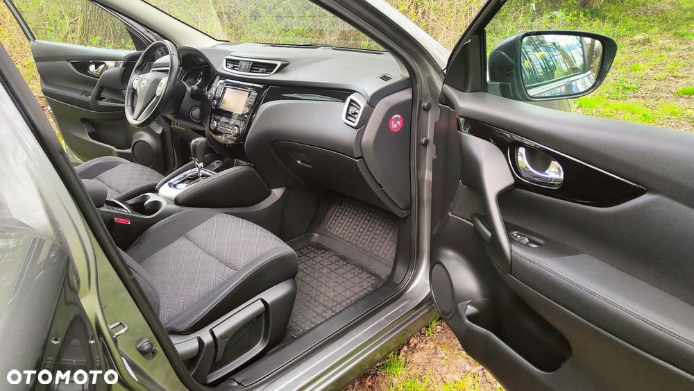 Nissan Qashqai 1.6 DCi Xtronic N-Connecta - 17