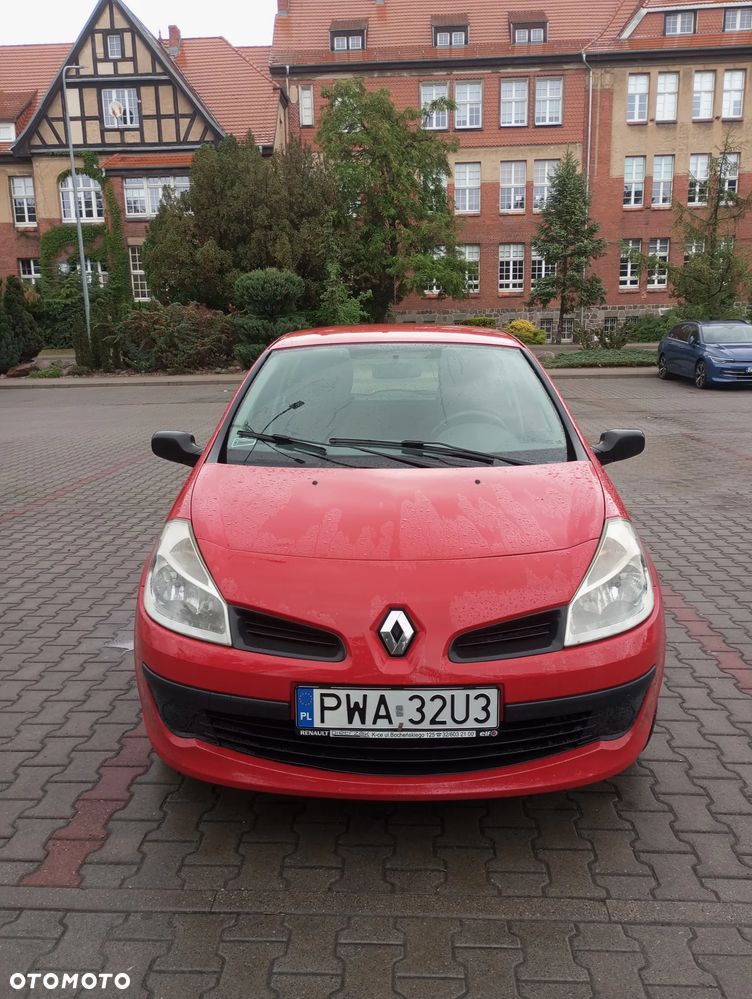 Renault Clio 1.2 16V Alize - 1