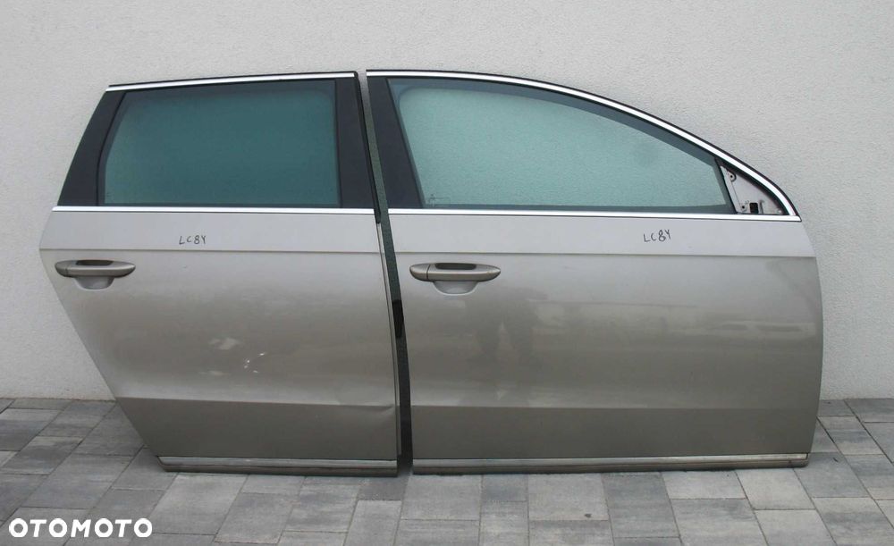 VW Passat B7 10-14r Drzwi prawe przód kompletne lakier LC8Y