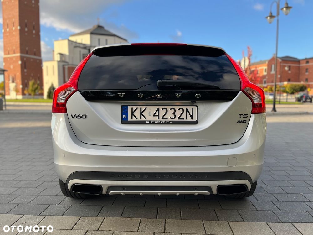 Volvo V60 Cross Country T5 AWD Geartronic - 25