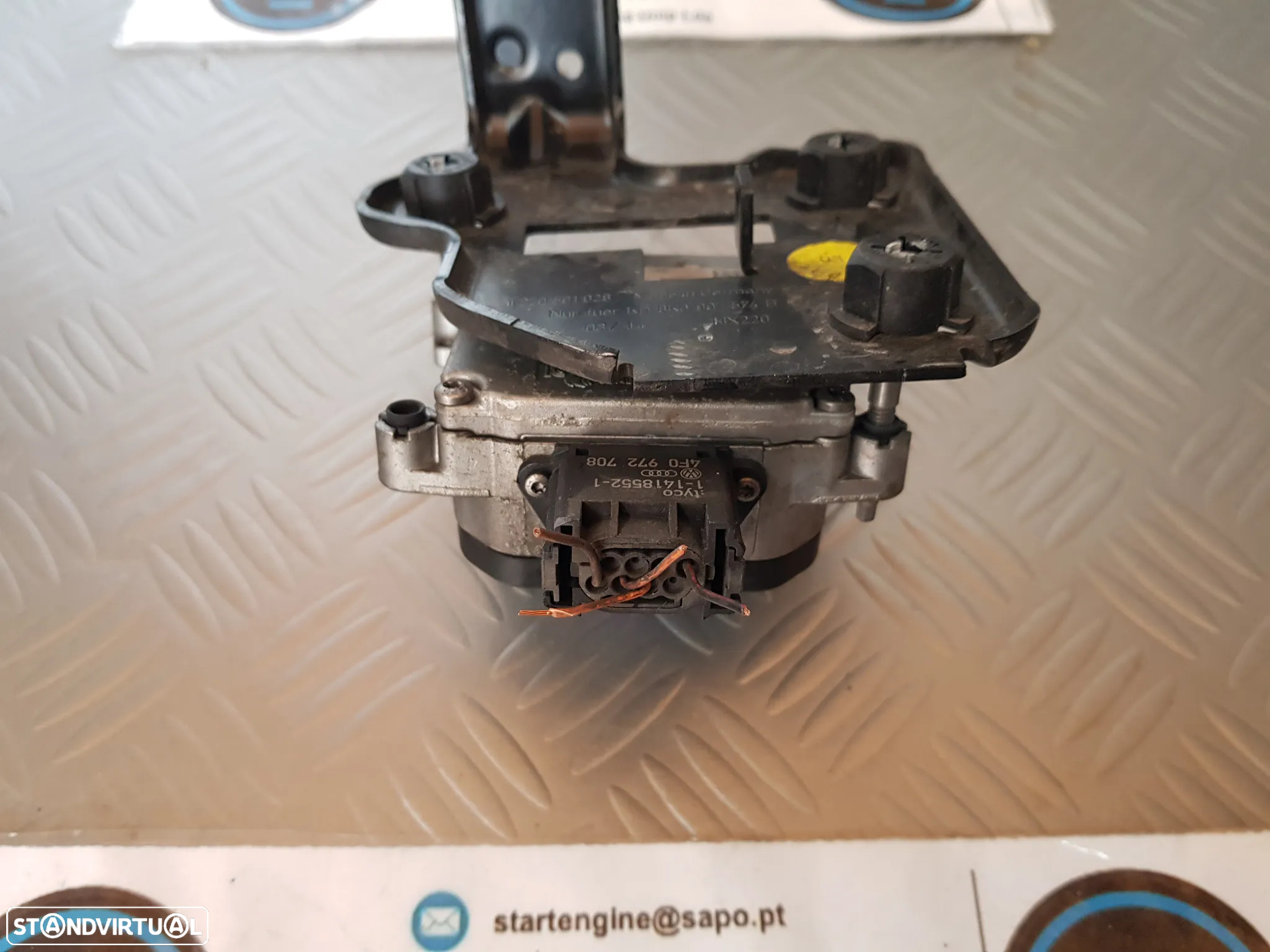 Radar sensor Audi A4 B8 A5 8T ref. 8K0907561C - 2