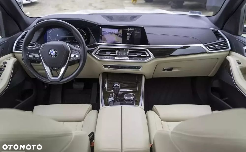 BMW X5 xDrive40i - 9
