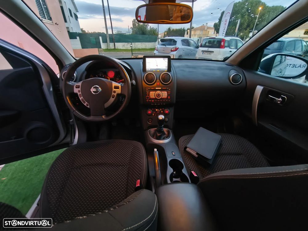 Nissan Qashqai 2.0 dCi Backstage NAVI FPD - 7
