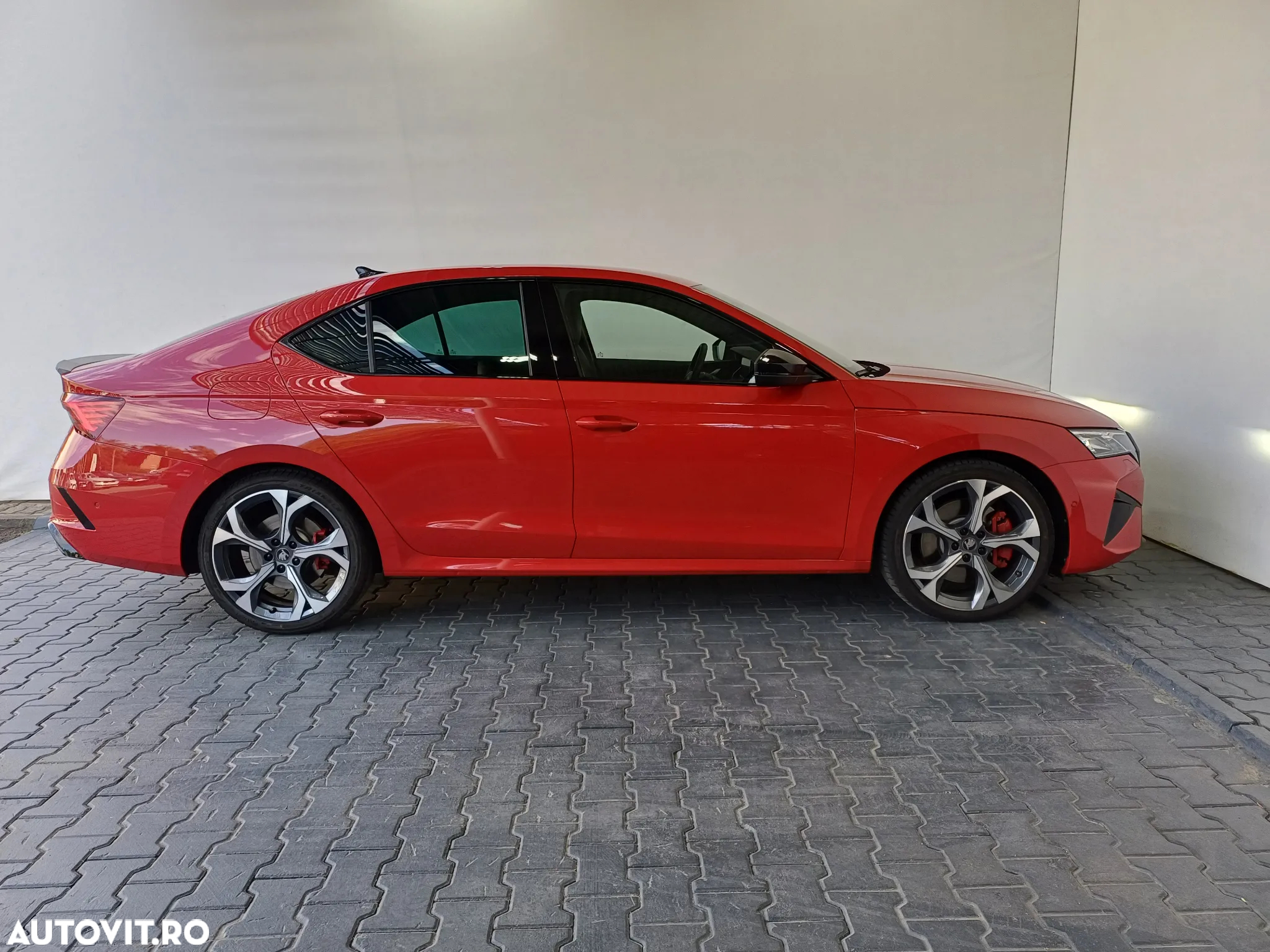 Skoda Octavia 2.0 TSI DSG RS - 37