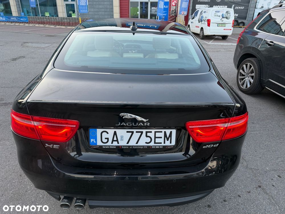 Jaguar XE 2.0 D Prestige - 19