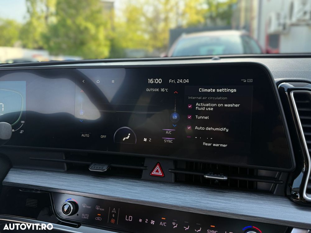 Kia Sportage 1.6 T-GDI MHEV 7DCT HP 4x4 Business Line - 27