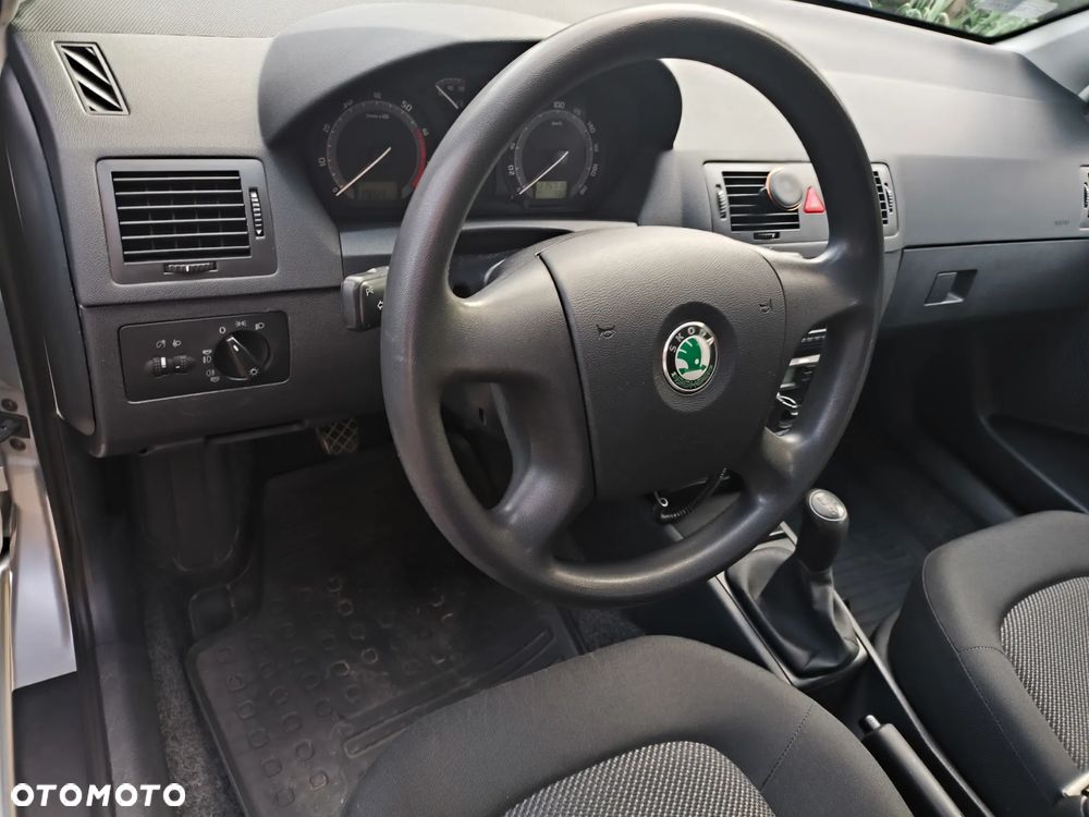 Skoda Fabia 1.4 16V Ice Ambiente - 7
