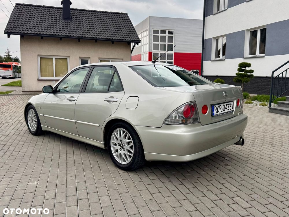 Lexus IS 200 - 3
