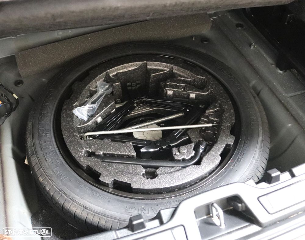 Volvo XC 40 1.5 T3 Momentum Tech Edition - 36